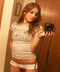 Süsse Brünette möchte dich beim heissen Sextreffen verführen Süsse Brünette möchte dich beim heissen Sextreffen verführen