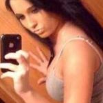 Teeniefotze sucht heisse Affäre in Magdeburg